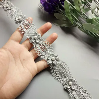 1 jarda Cinza Solúvel Pérola de Flores Bordado Guarnição do Laço de Fita de Tecido feito a mão DIY Para o Traje de Costura Suprimentos de Artesanato Decoração